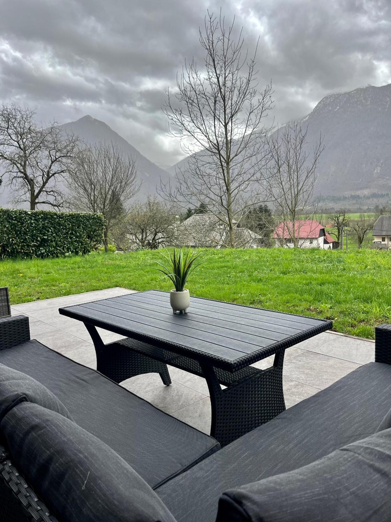 The Valley Queens Bovec Bagian luar foto