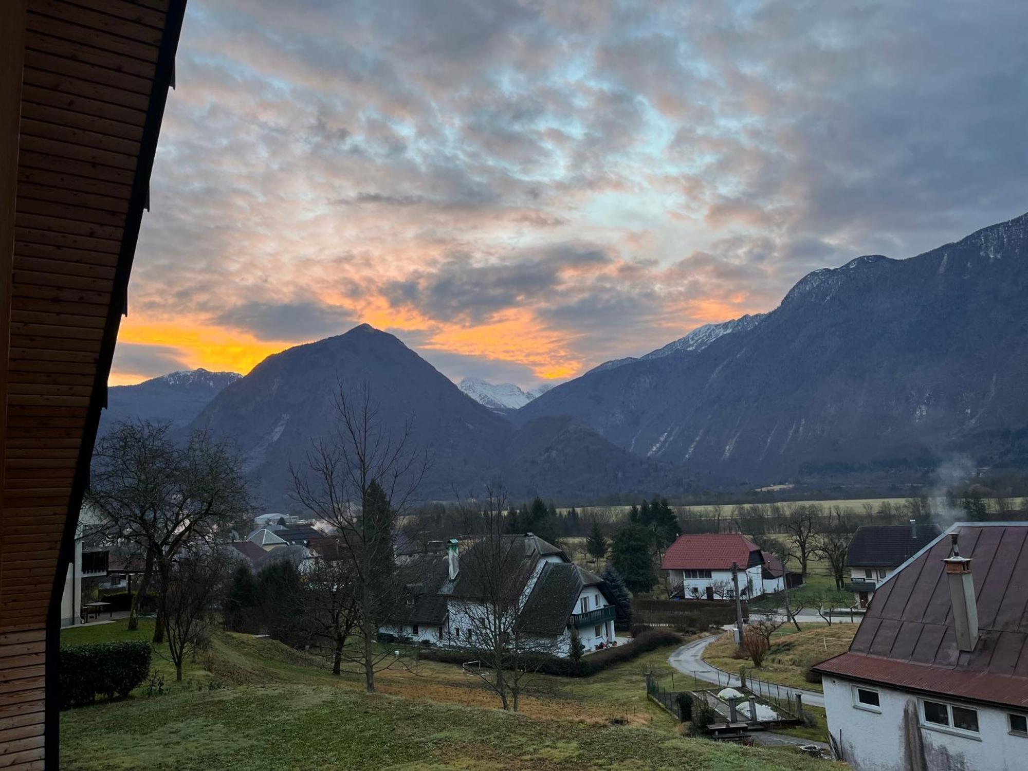 The Valley Queens Bovec Bagian luar foto